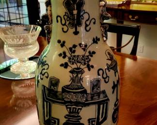Antique Chinese large vase