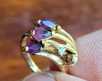 14kt gold ring with amethyst and diamonds