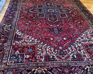 Large beautiful area rug in great condition; 118" x 15'9"