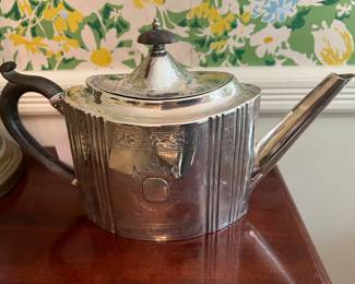 GEORGIAN TEAPOT with Coat of Arms insignia NICE!