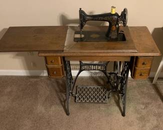 Vintage Cast Iron Singer Sewing Table w/ Singer Machine