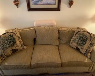 Sofa/Couch in mint condition