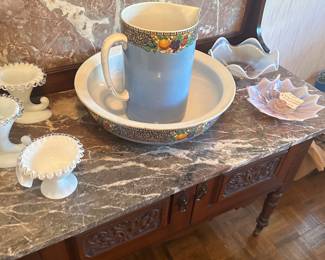 Wash bowl with pitcher 
