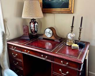 Sligh Leather Topped Keyhole Desk #2. Very good condition.