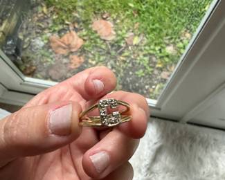 14k gold and Diamond ring