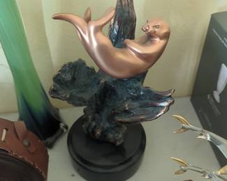 Otter Statue 