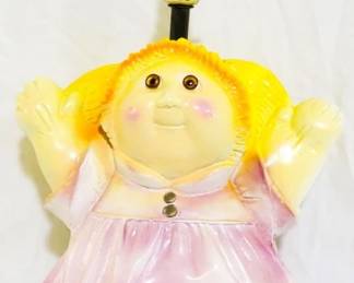 2345 - Cabbage Patch Doll Lamp 18" You are buying a used as-is electric/electronic item. We do not guarantee all components are present, and if it is not expressly stated, it is untested.
