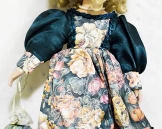 2733 - Porcelain Doll 16"
