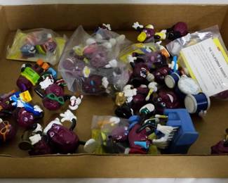 1391 - Assorted California Raisins Figures
