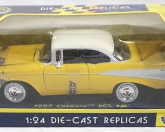 571 - MotorMax '57 Chevy Bel-Air 1/24 Model in Box
