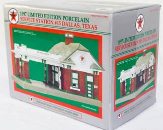 29 - Texaco 1997 L.E. Service Station #15 Dallas, TX w/ box Porcelain
