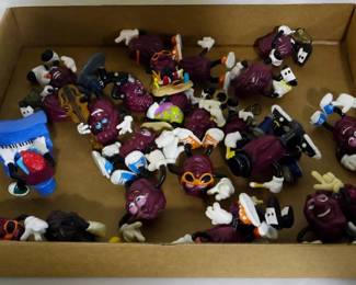 1389 - Assorted California Raisins Figures
