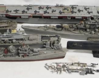 5862 - Lot of Vintage Plastic Model Boats
