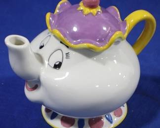 5789 - Disney Beauty and the Beast "Mrs. Potts" Teapot 8.5" x 9"
