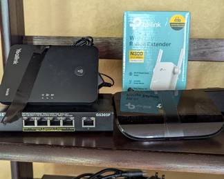 Wifi routers and wifi extenders