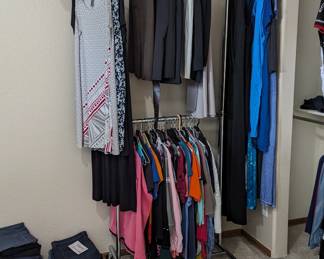 Women's size XL: Tahari, NYDJ, Bob Mackie, Vince Camuto, Tommy Bahama, WHBM, Cabi, Jones New York, INC...