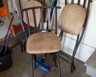 Folding bar stools