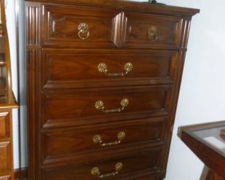 Chest of drawers