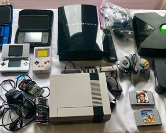 Lots of consoles & handhelds