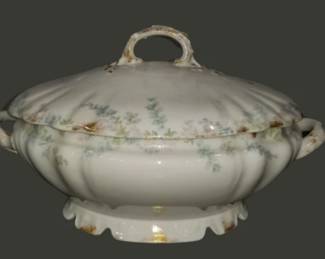 soup tureen