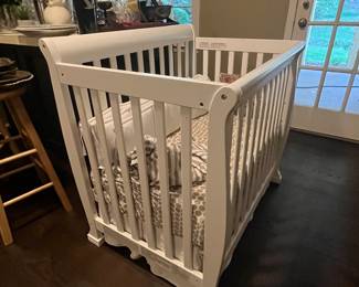 Wood crib