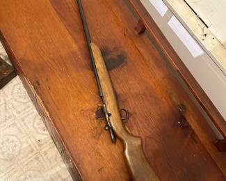.22 rifle bolt action vintage 