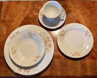 Floral patterned dinerware