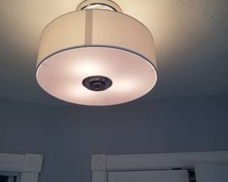 Ceiling light fixture