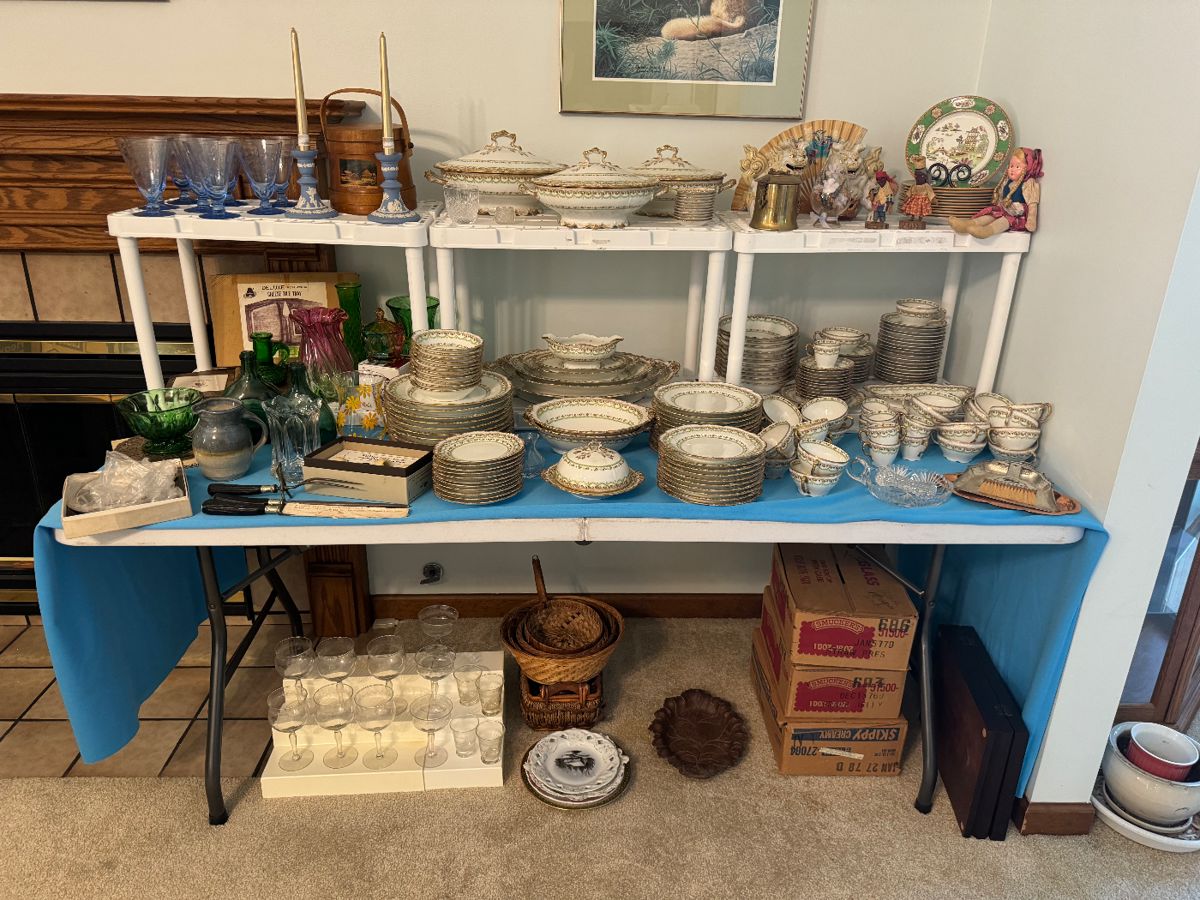 CHINA SET AND MORE 