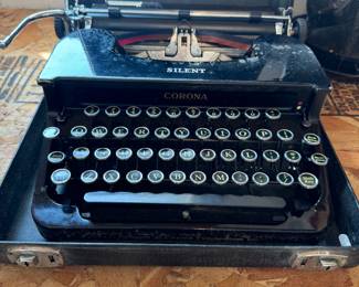 CORONA SILENT TYPE WRITER 