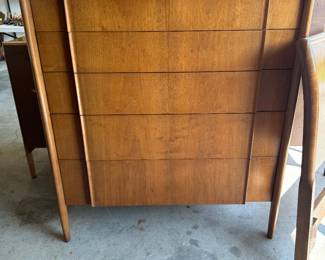 DREXEL MCM DRESSER 