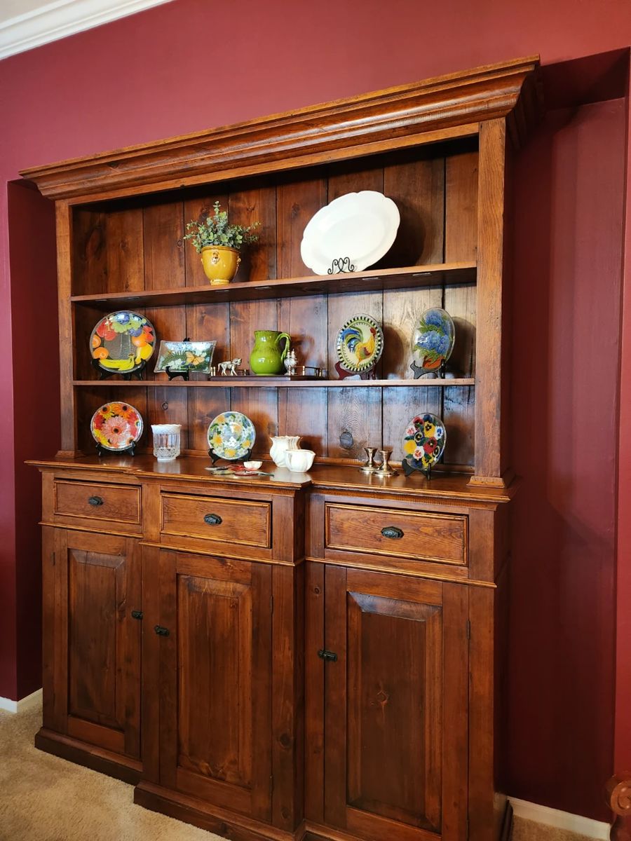 Beautiful vintage display unit with storage