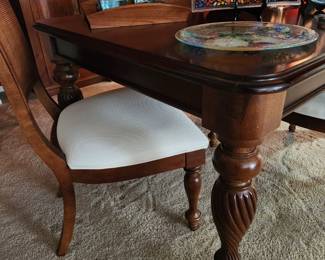 Gorgeous dining room table with six chairs