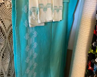 Vintage Linens - Tablecloth and Napkins