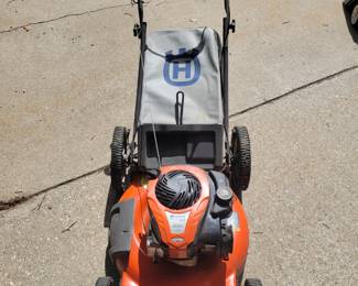 Like New This Husqvarna Lawnmower Starts Right Up Each Time And Runs /Cuts Excellent