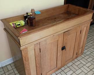 Antique dry sink 
Beautiful condition 