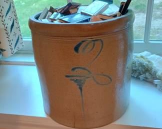 Salt glaze 
Beehive crock,   2 gallon,   In good condition 
Bulk match book collection sold separately 
