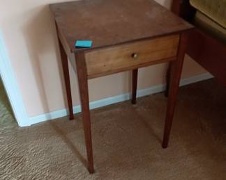 Nite stand  or side table 
We have a pair of these available 