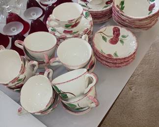 Nice collection of this  dish-ware