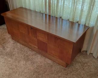 Lane Cedar chest 