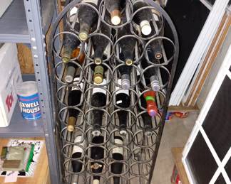 Wine bottle rack