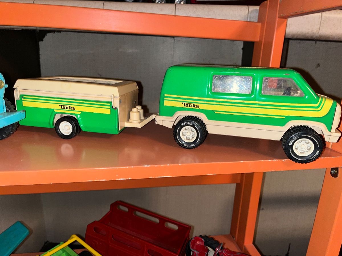 Vintage Tonka van & trailer set 