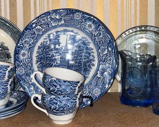 Tiara blue pitcher set