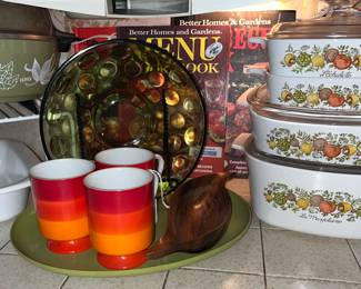 Holt Howard MCM pedestal mugs 