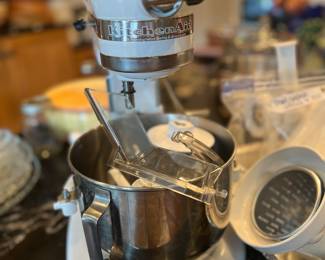 Kitchen Aid Stand Mixer with pearl finish 