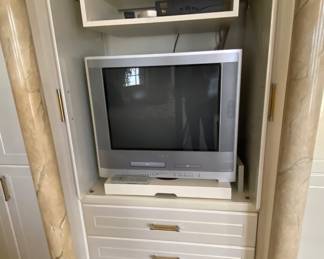 CRD TV with built in VCR and DVD