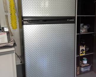 Whirlpool Gladiator Refridgerator 