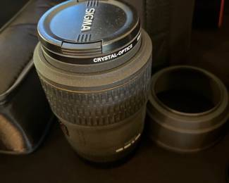 SIGMA AF 105mm f/2.8 Macro EX Lens 