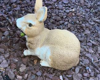 Outdoor Garden Bunny statue