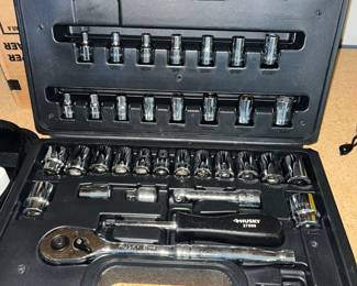 Husky 34 piece ratchet socket set 